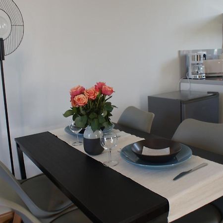 Appartements Cdg 茹瓦尼 外观 照片